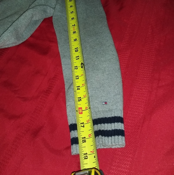 TOMMY HILFIGER GRAY HALF ZIP SWEATER SIZE M/M/M 12-14 - Picture 2 of 6